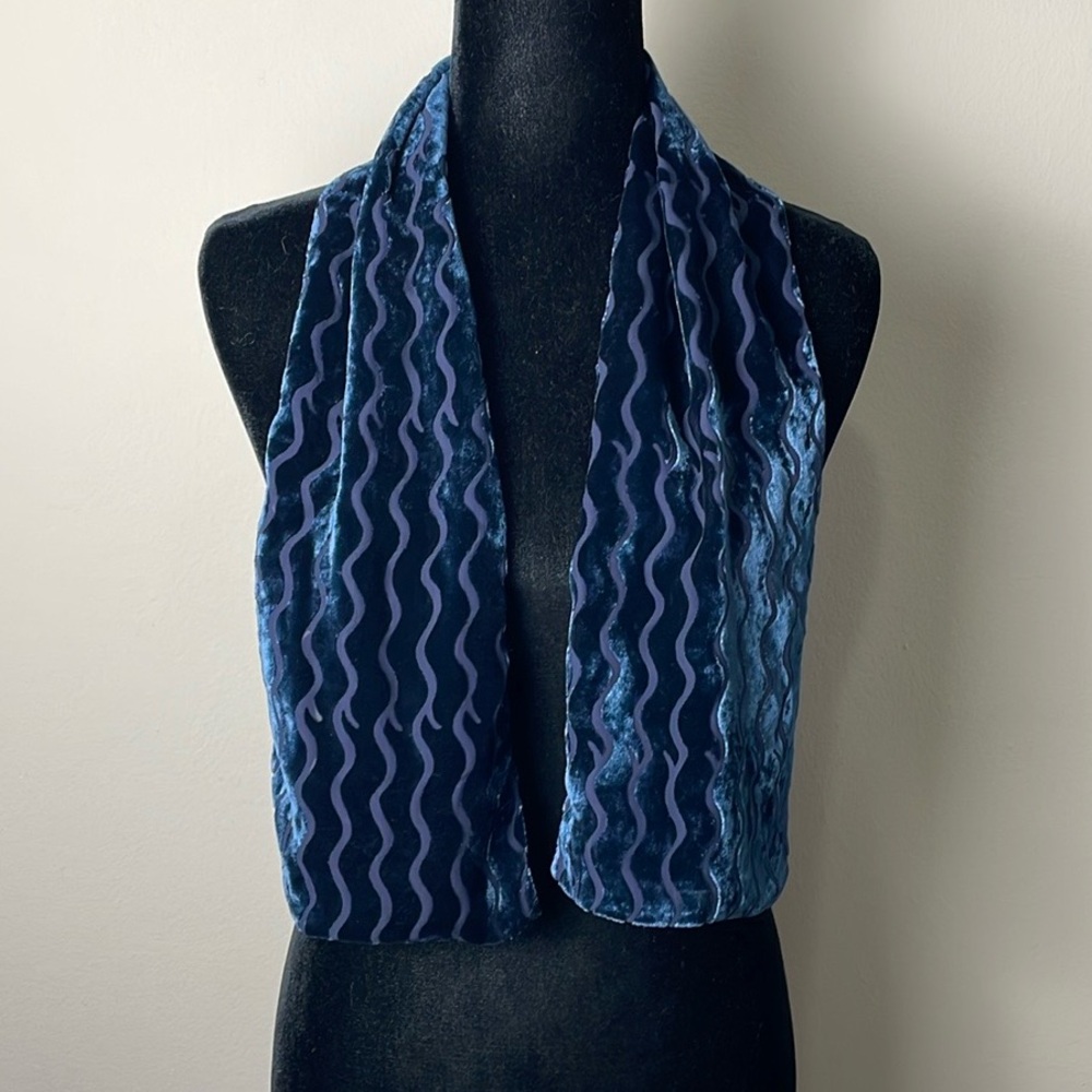 Neiman Marcus Jan Lindsay Blue Velvet Scarf - NWOT